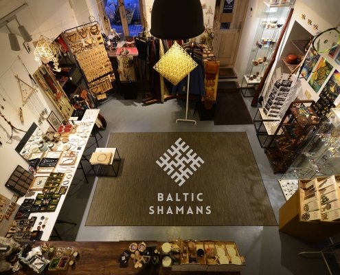 bumerangai Baltic shamans krautuvėlėje, dovanos suvenyrai užpyje, Vilniuje
